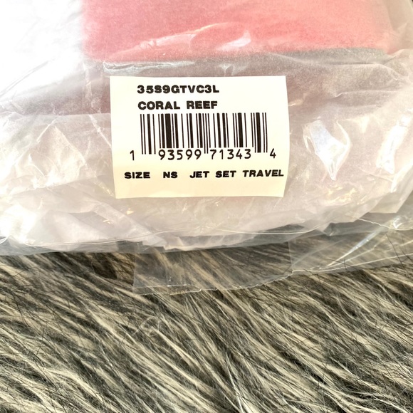 NWT MK 3 in 1 crossbody clutch wristlet coral - Picture 8 of 9